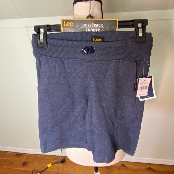 Lee 2 Pack Boys Shorts, size 8 - Picture 2 of 4